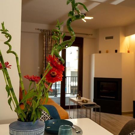 Апартаменты Comfy & Stylish Apt In Янина Экстерьер фото