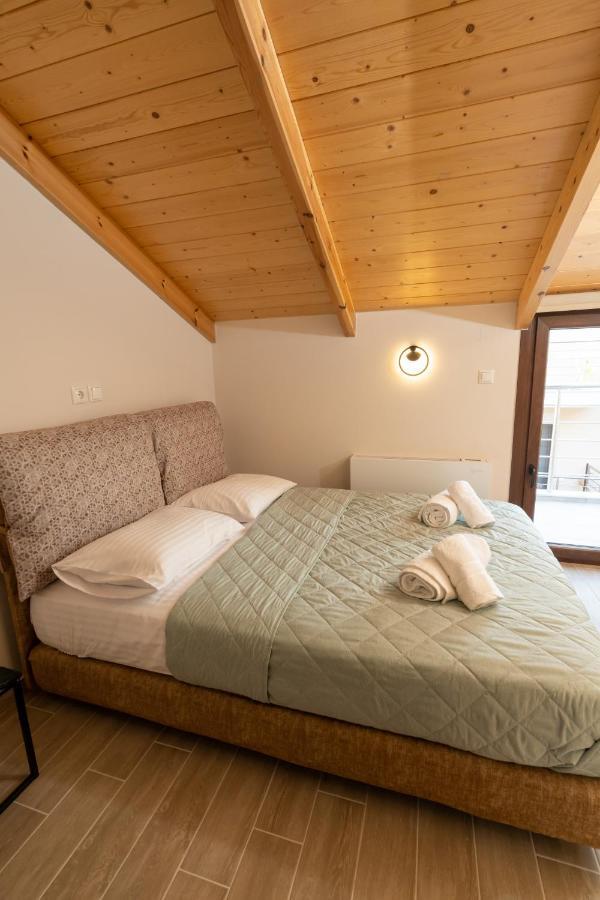 Апартаменты Comfy & Stylish Apt In Янина Экстерьер фото